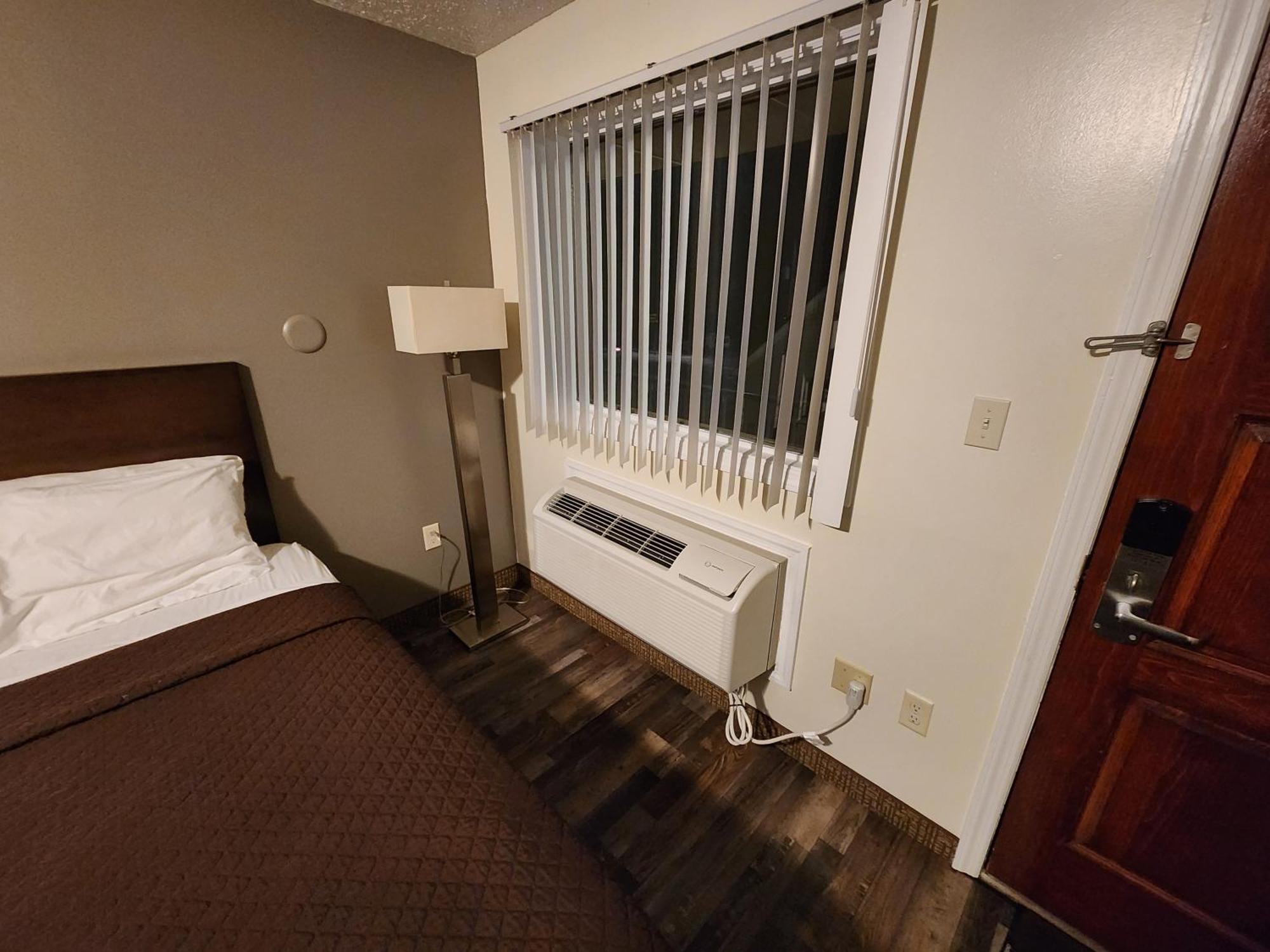 Jefferson Hills Motel Clairton Стая снимка