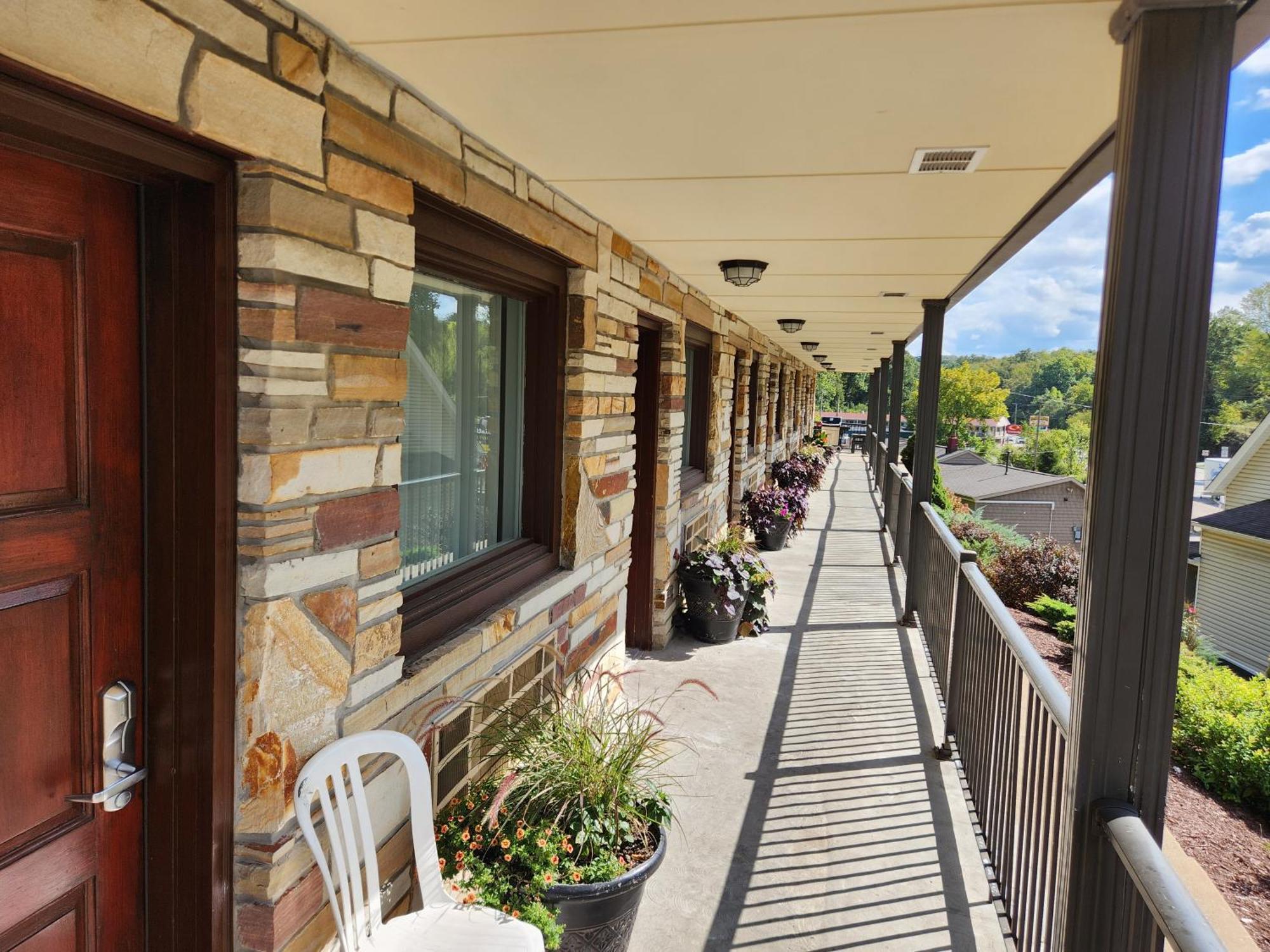 Jefferson Hills Motel Clairton Екстериор снимка